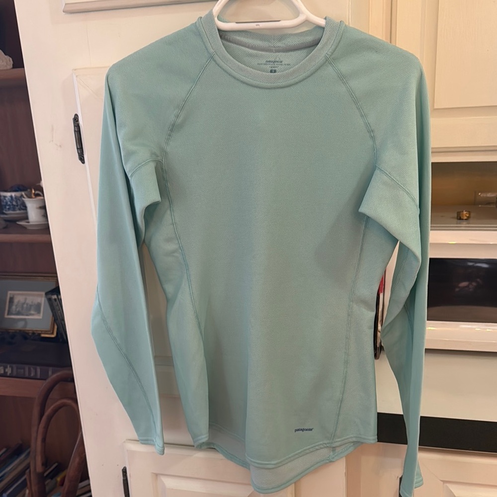 Patagonia sport aqua long sleeved top